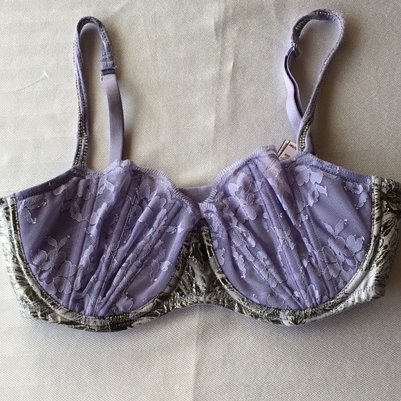 NWT Victoria’s Secret Bra (36D) and Panty (S) - Picture 5 of 7